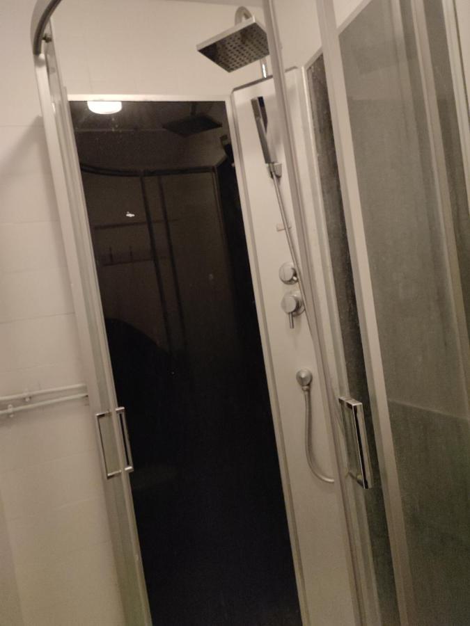 Réu-nid Albergue París Exterior foto